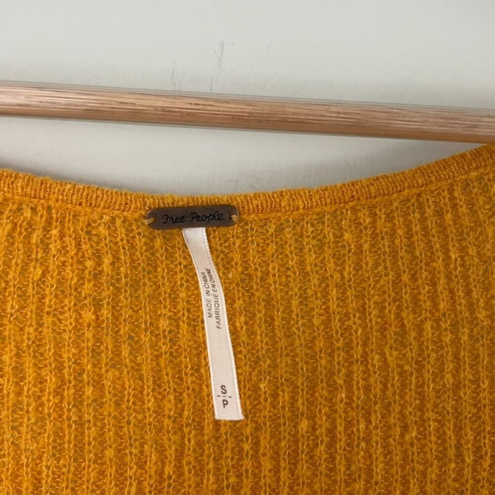 Free People Scoop Neck Lightweight Wool Blend Knit Sweater Size Small - Picture 3 of 6
